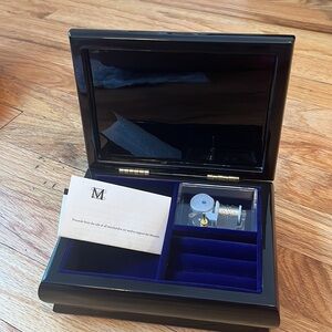 The Metropolitan Museum of Art New York Musical Jewelry Box- never used